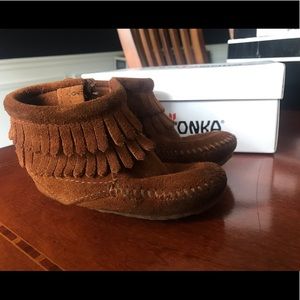 Minnetonka Double Fringe Infant Boots Size 5